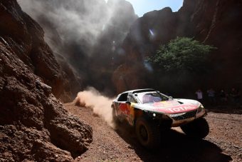 Loeb őrzi vezető helyét a Dakaron