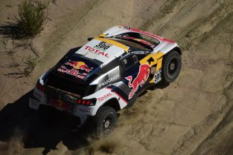 Dakar: Peterhansel gázolással is szakaszt nyert