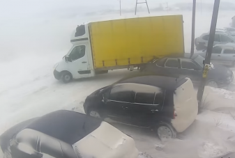 Újabb videó mutatja, milyen kegyetlen az idei tél