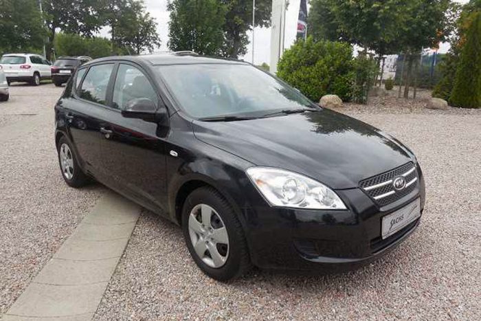 Használt autó: van jobb a Škoda Octaviánál? 2 2006 végén mutatta be a Kia a Cerato utódát. Testvérmodellje a kevésbé sikeres Hyundai i30