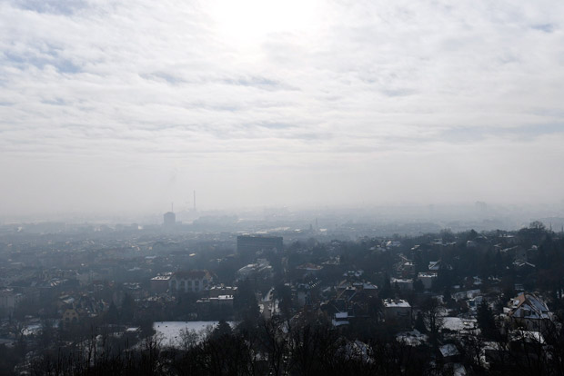 Szmogriadó: ingyen Volán és MÁV az autósoknak