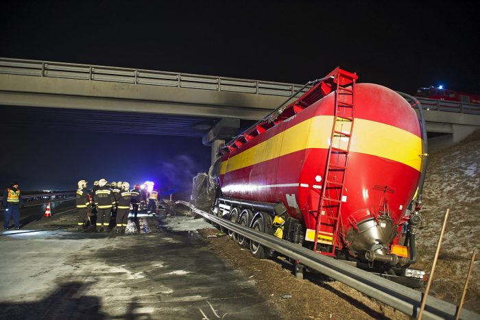 Megrendítő fotók az M1-esen történt halálos balesetről 3