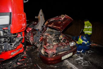 Megrázó képeken a halálos akasztói karambol