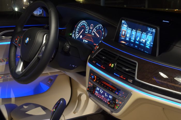 Mágnások mézédes álma 5 Érintőkijelzős lett az iDrive és a klíma paneljének egy része is