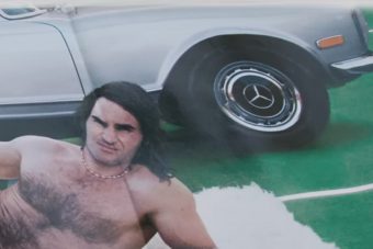 Meztelen autós videót találtunk Federerről