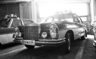 Luxus-rendőrautók fotóira leltünk Kádár idejéből