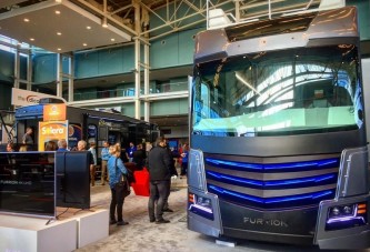 Ilyen lakóautóban utazhatnak az istenek kedvencei