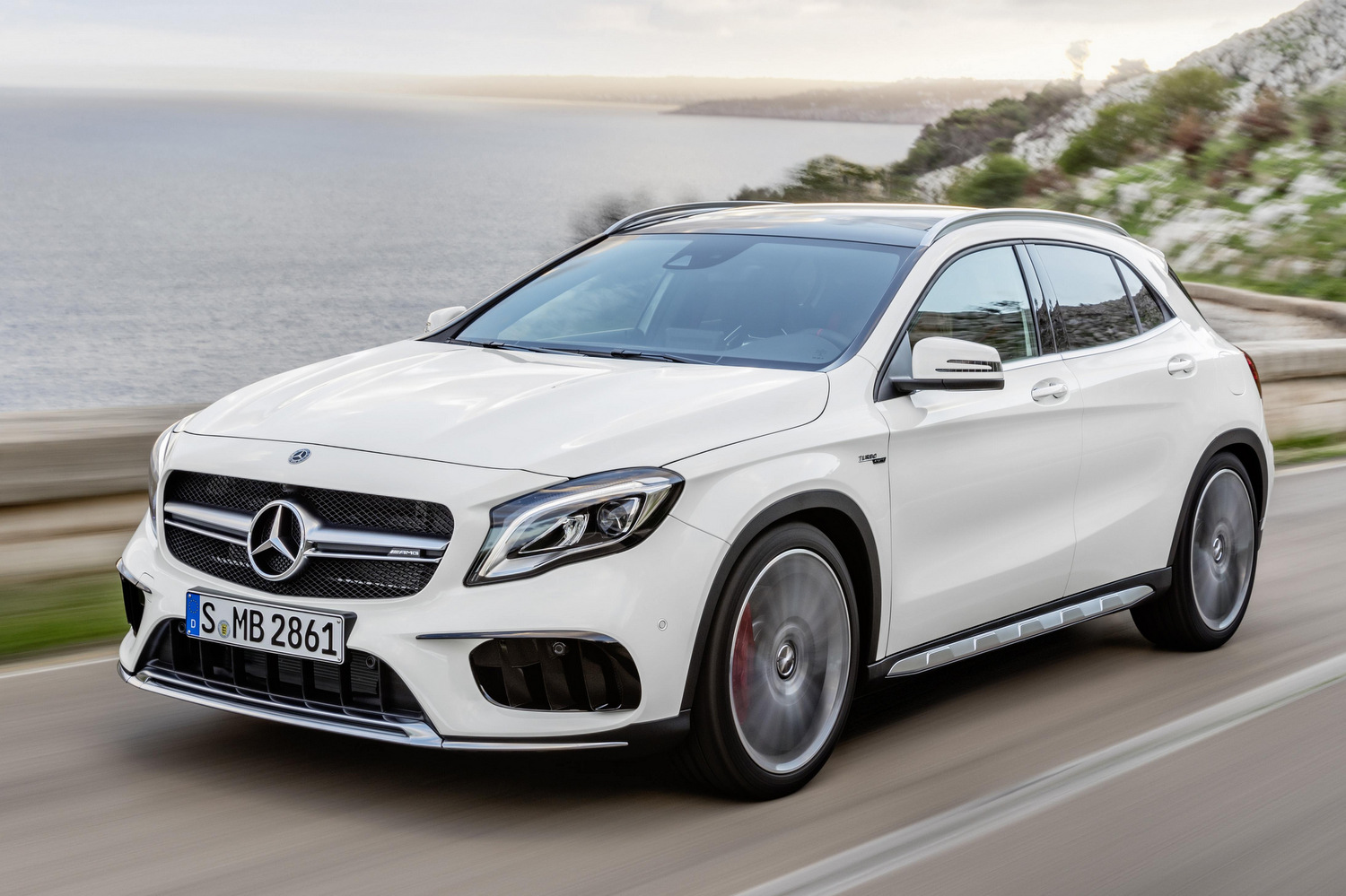 Mercedes GLA: krómban újult a crossover 101