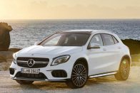 Mercedes GLA: krómban újult a crossover 128