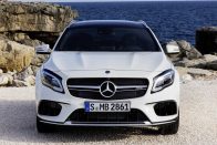 Mercedes GLA: krómban újult a crossover 131