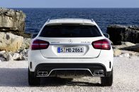 Mercedes GLA: krómban újult a crossover 135