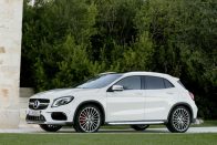 Mercedes GLA: krómban újult a crossover 137