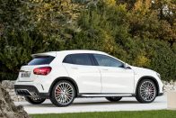 Mercedes GLA: krómban újult a crossover 139