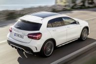 Mercedes GLA: krómban újult a crossover 122