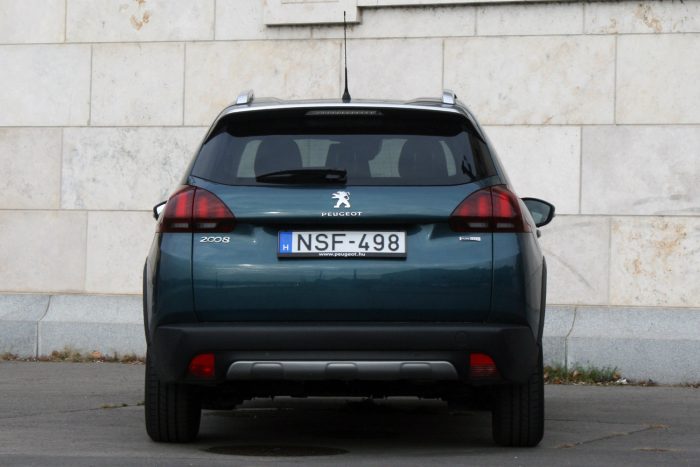 Hol kapni még új autót szívómotorral? 9 7,1 litert fogyasztott százon a tesztautó, aminél kicsit kevesebbre számítottam