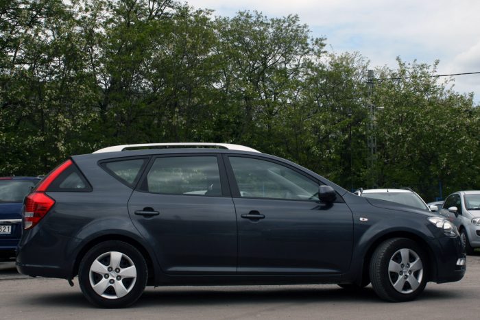 Használt autó: van jobb a Škoda Octaviánál? 4 1,3 millió forinttól felfelé vehetünk használt Kia Cee’det, többnyire 250-300 ezer kilométeres óraállású autókat