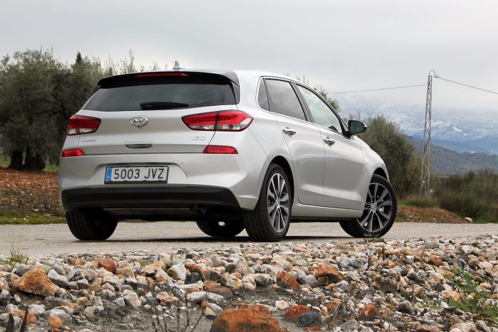 Hyundai, ahogyan a vásárlók szeretik 2 Hátul is LED-es lámpák világítanak