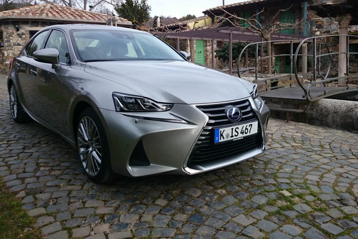 Több téren is tökéletesebb az idei Lexus IS 9 k01