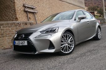 Több téren is tökéletesebb az idei Lexus IS