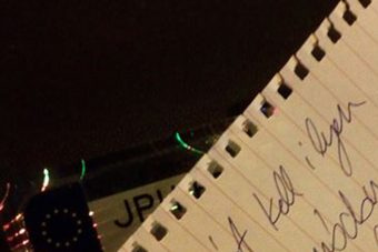 Egyértelmű, velős üzenet egy magyar szélvédőn