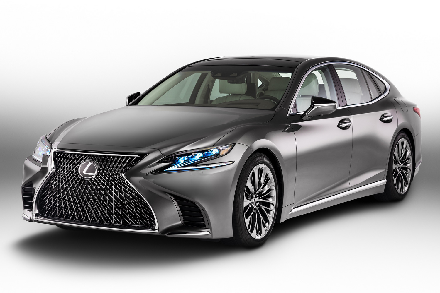 Lexus LS: fiatalítókúra vezérigazgatóknak 13