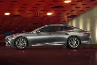 Lexus LS: fiatalítókúra vezérigazgatóknak 17