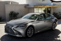 Lexus LS: fiatalítókúra vezérigazgatóknak 22