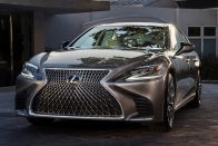 Lexus LS: fiatalítókúra vezérigazgatóknak 23