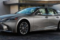 Lexus LS: fiatalítókúra vezérigazgatóknak 24