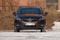 Új arc a régi testen: Opel Zafira 3