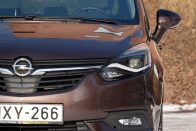 Új arc a régi testen: Opel Zafira 67