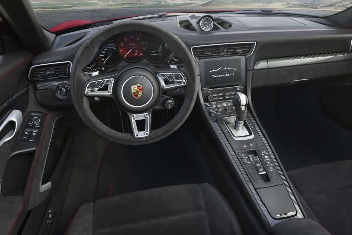 Porsche 911 GTS: régi recept, új alapanyagból 1 | Vezess Interieur 911 Carrera 4 GTS Cabriolet