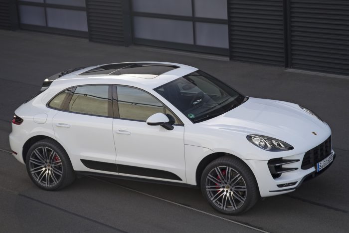 Anyósgyilkos járművek 3 porsche_macan_turbo_17