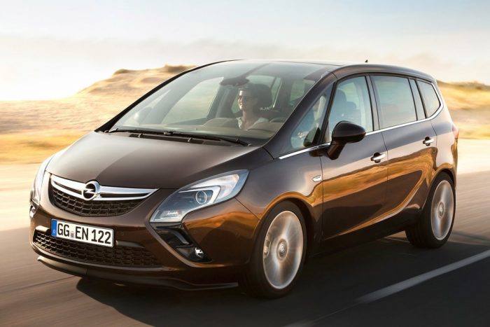 Új arc a régi testen: Opel Zafira 120