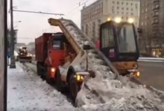 Idegnyugtató hózabáló gépszörny péntekre