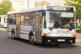 Koros buszokkal szállítanák az utasokat Szeged környékén