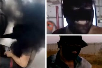 Röhögjünk koromba mártott fejű embereken