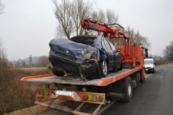 Belehalt az előzésbe az 1-es úton - fotók