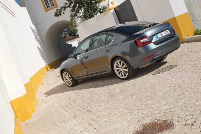 Élőben barátságosabb a törtszemű Skoda Octavia 3 04