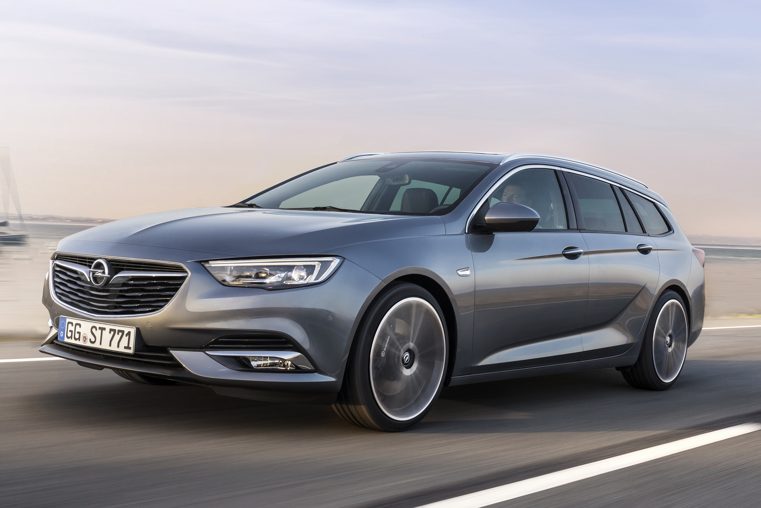 Gyönyörű az új puttonyos Opel Insignia 5