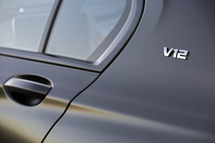 070-P90246843-highRes