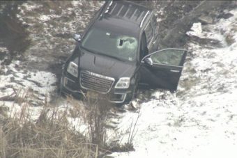 Szélvédőn berepülő súlyzó ölte meg a sofőrt