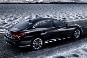LS 500h: márciusban jön a Lexus hibrid zászlóshajója