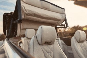 Így nyílik az új Mercedes E-osztály kabrió teteje!