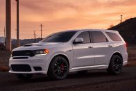 Dodge Durango SRT: versenytempó hat főre 31