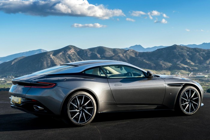 Bajban van az Aston Martin