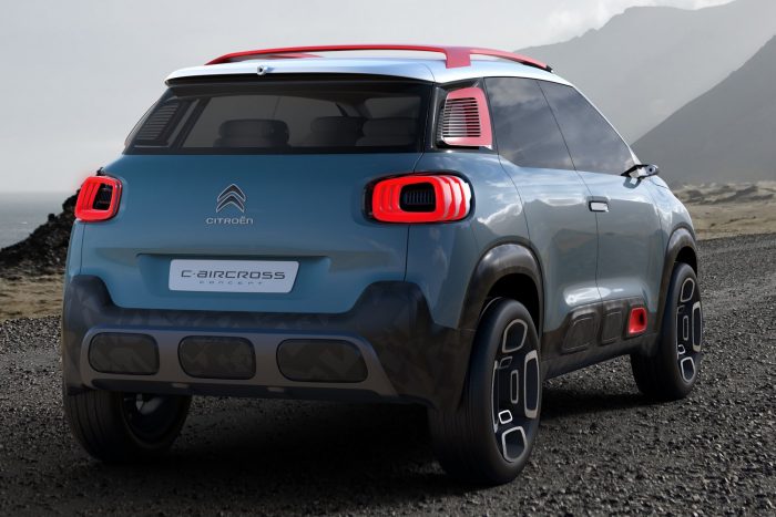 Citroën C-Aircross: városi crossover franciául 2 Elektronikusan szabályozott légterelő csappantyúk a lökhárítóban, légbevezető nyílások a kerékdoboknál, diffúzor hátul.