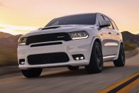 Dodge Durango SRT: versenytempó hat főre 35