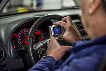 Vegyszeres vizsgálattal buktatnák le az autótolvajokat