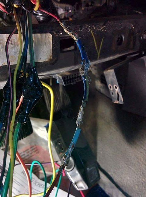 Ezt a tákolást látva sírva fakad a normális szerelő 1 | Vezess 16265726_1406994059333034_5309585016653675376_n